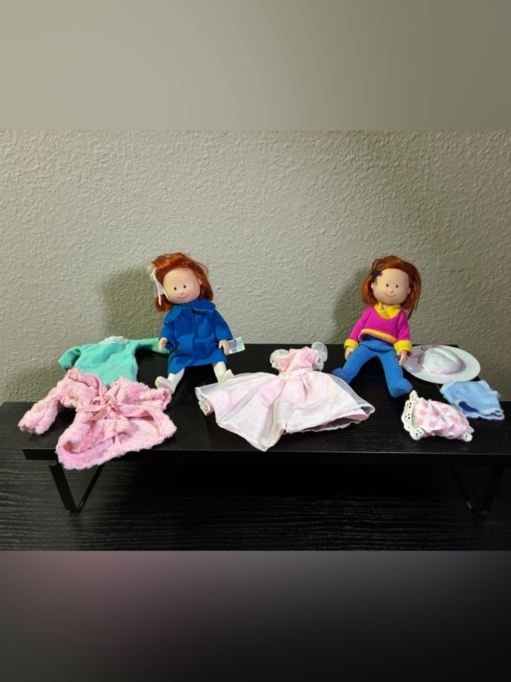 Madeline And Friends Eden 8 Inch
Dolls And Outfits Lot Vintage